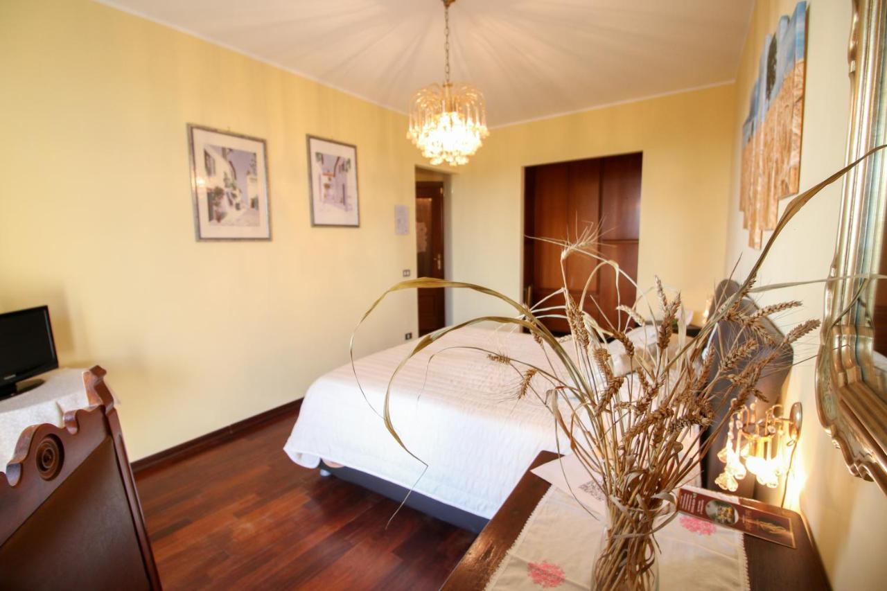 Bed and Breakfast Spighe Paglia E Girasole Candia Canavese Exterior foto