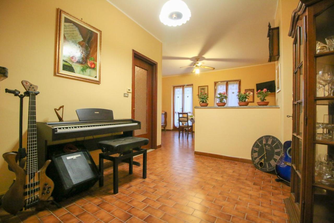 Bed and Breakfast Spighe Paglia E Girasole Candia Canavese Exterior foto